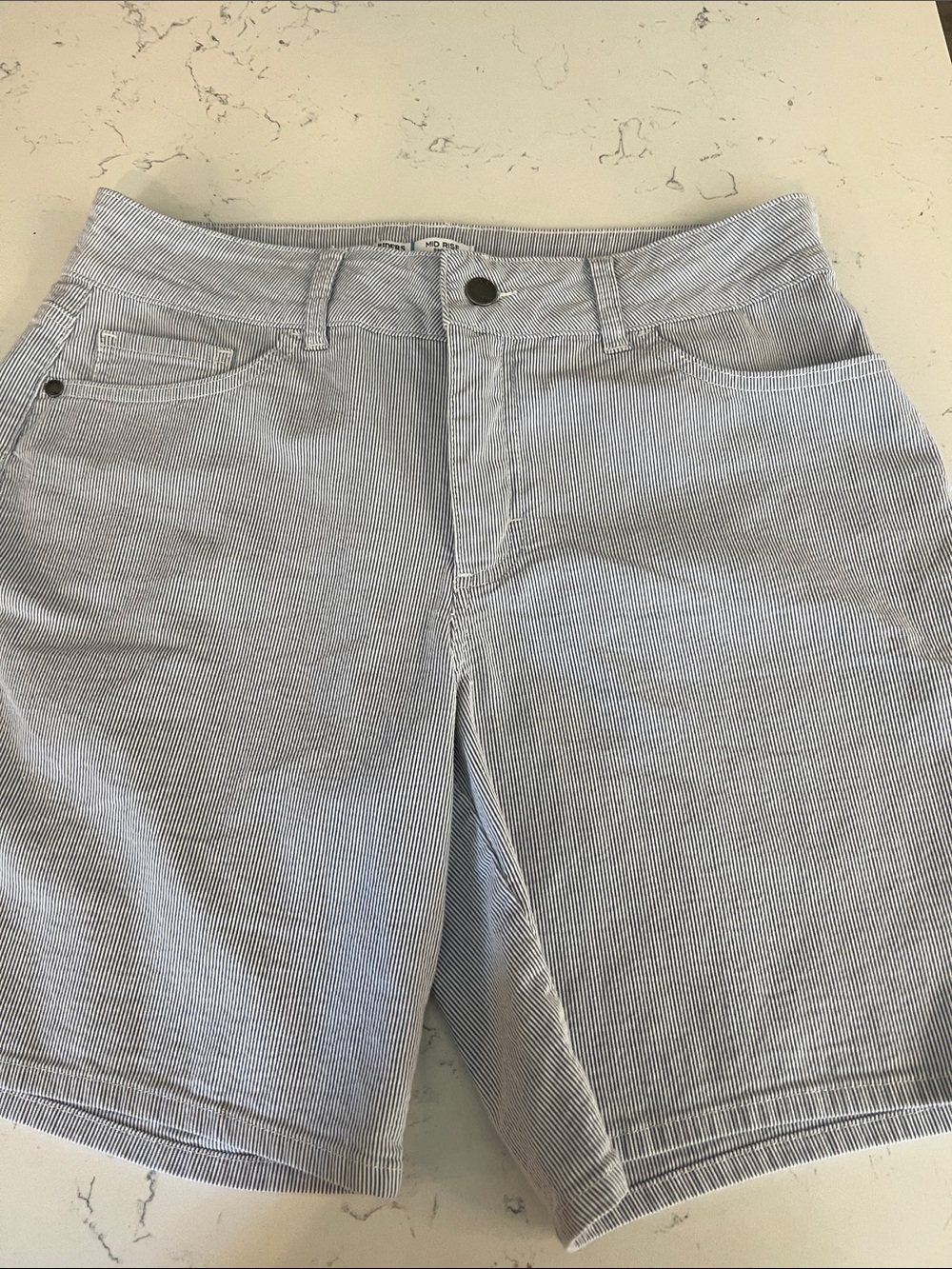 Riders by Lee Light Blue Seersucker Womens Shorts